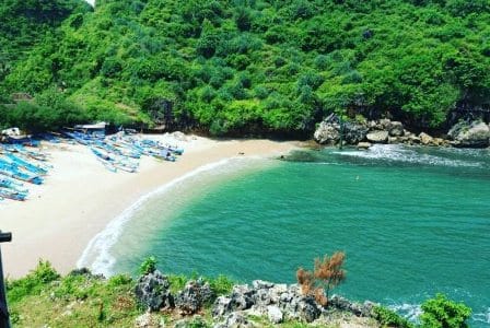 gesing beach, beautiful beach in jogja, private beach in jogjakarta, Exploring Gesing Beach in Gunungkidul and How To Get There