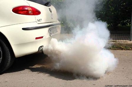 Wajib Anda Ketahui Jika Mobil Anda Berasap Putih atau Hitam, mobil mengeluarkan asap putih, asap putih pada kendaraan