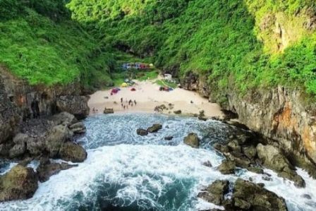 beach in yogyakarta, yogyakarta private beach